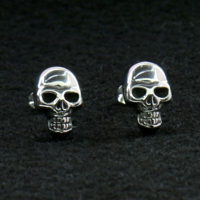 jwe2102-a01.jpg Hot Leathers JWE2102 Skull Post Earrings - Image 1