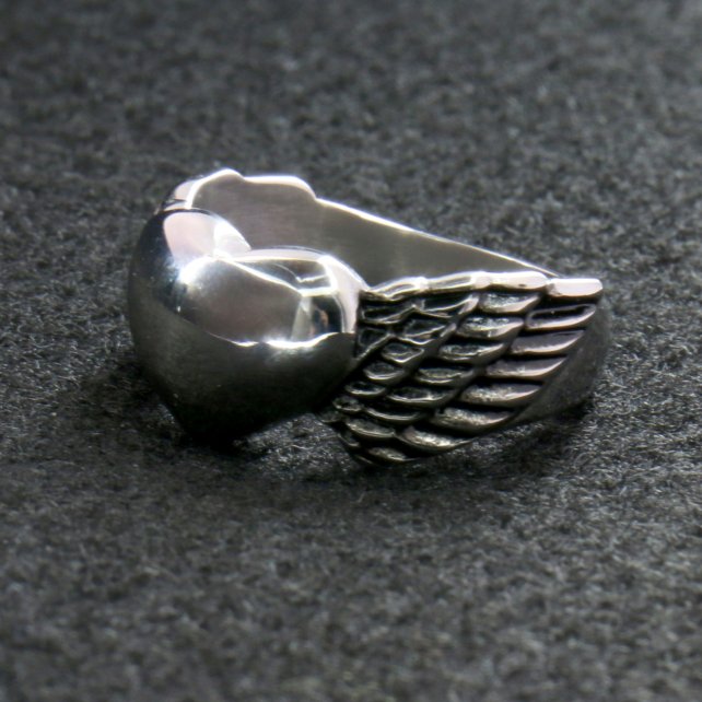 jwr1101-a01.jpg Hot Leathers JWR1101 Women’s Silver ‘Winged Heart’ Stainless-Steel Ring - Image 1