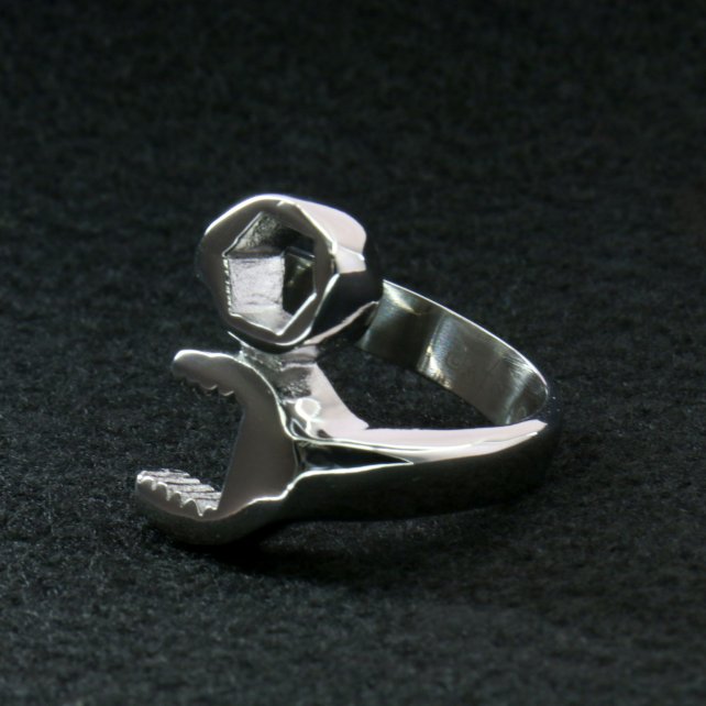 jwr2101-a01.jpg Hot Leathers JWR2101 Men’s Wrench Stainless Steel Ring - Image 1